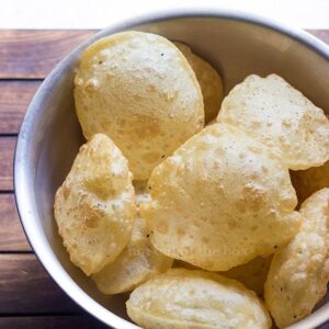 Luchi (Deep-Fried Puffed Bread)