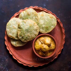 Koraishutir Kochuri (Green Pea-Stuffed Bread)